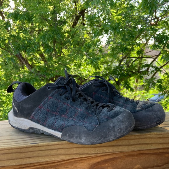 FiveTen Guide Tennies climbing approach shoes - Picture 1 of 4